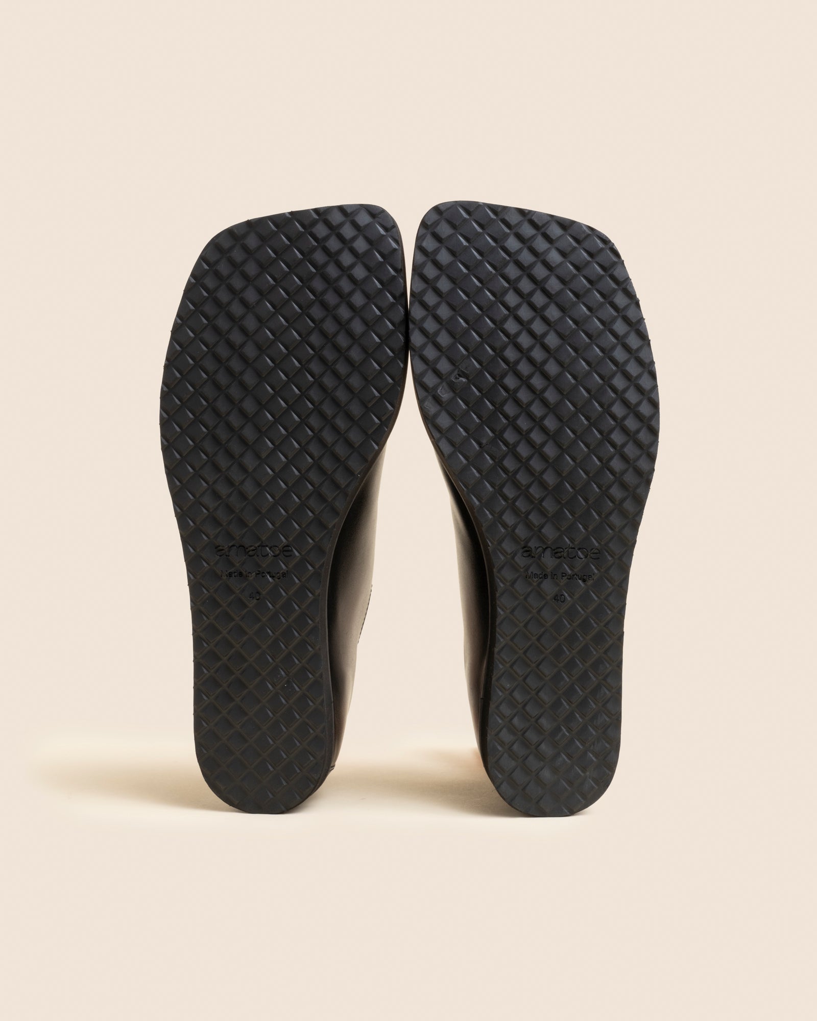 THE MAXEY - Black